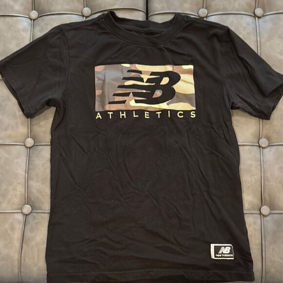 New Balance Black Athletic T-Shirt - Picture 1 of 1